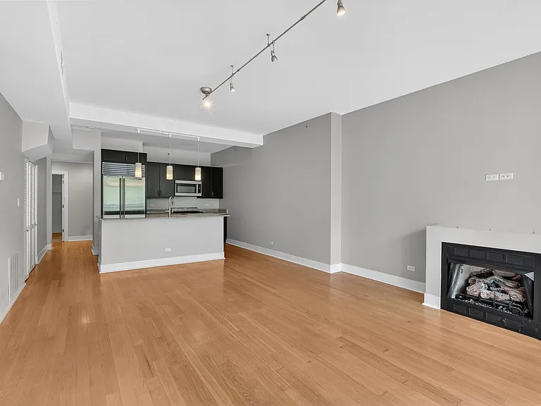 525 Kedzie St — Photo 28
