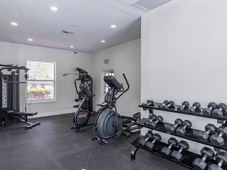 Savannah Place Apartments — Photo 9