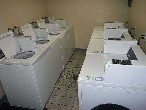 5th image of 1930 Georgia Ct APT 22
