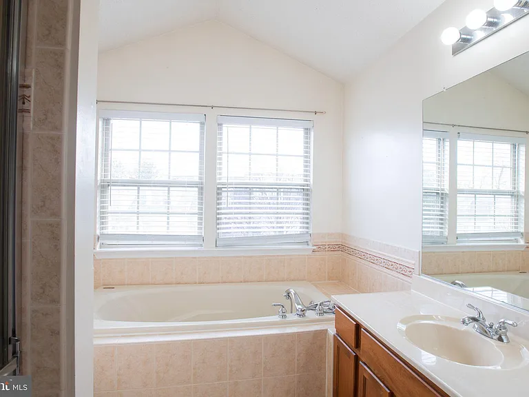 200 Toddson Ln — Photo 25