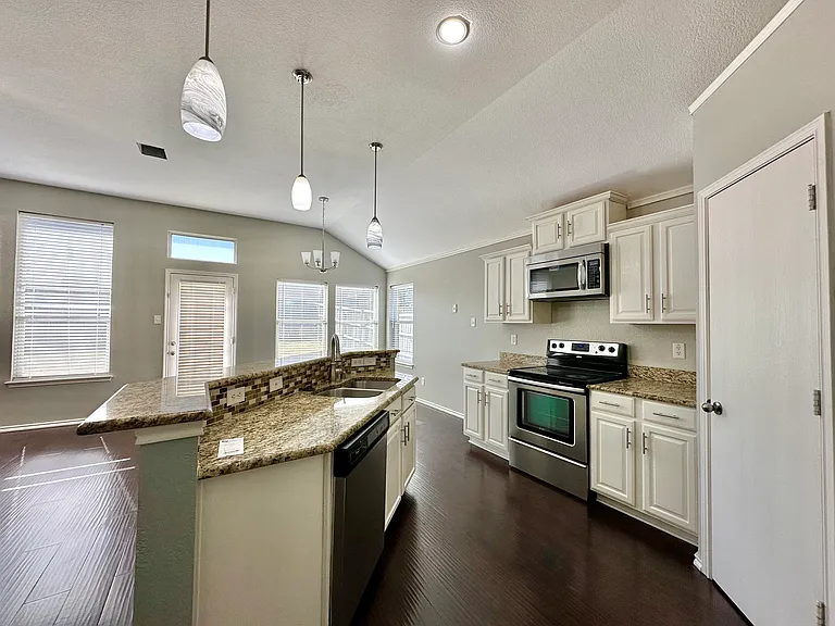 6920 Misty Meadow Ln — Photo 3