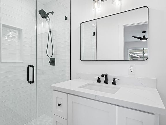 3rd image of 230 Palmer St #1/2