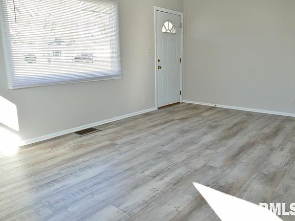 3rd image of 920 W Purtscher Dr
