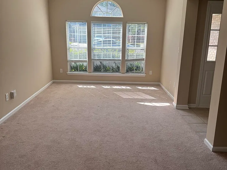 1260 Ribbon Rd — Photo 2