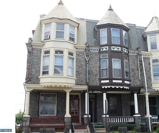 2nd image of 202 W Greenwich St
