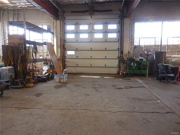 5th image of 138 Mill St