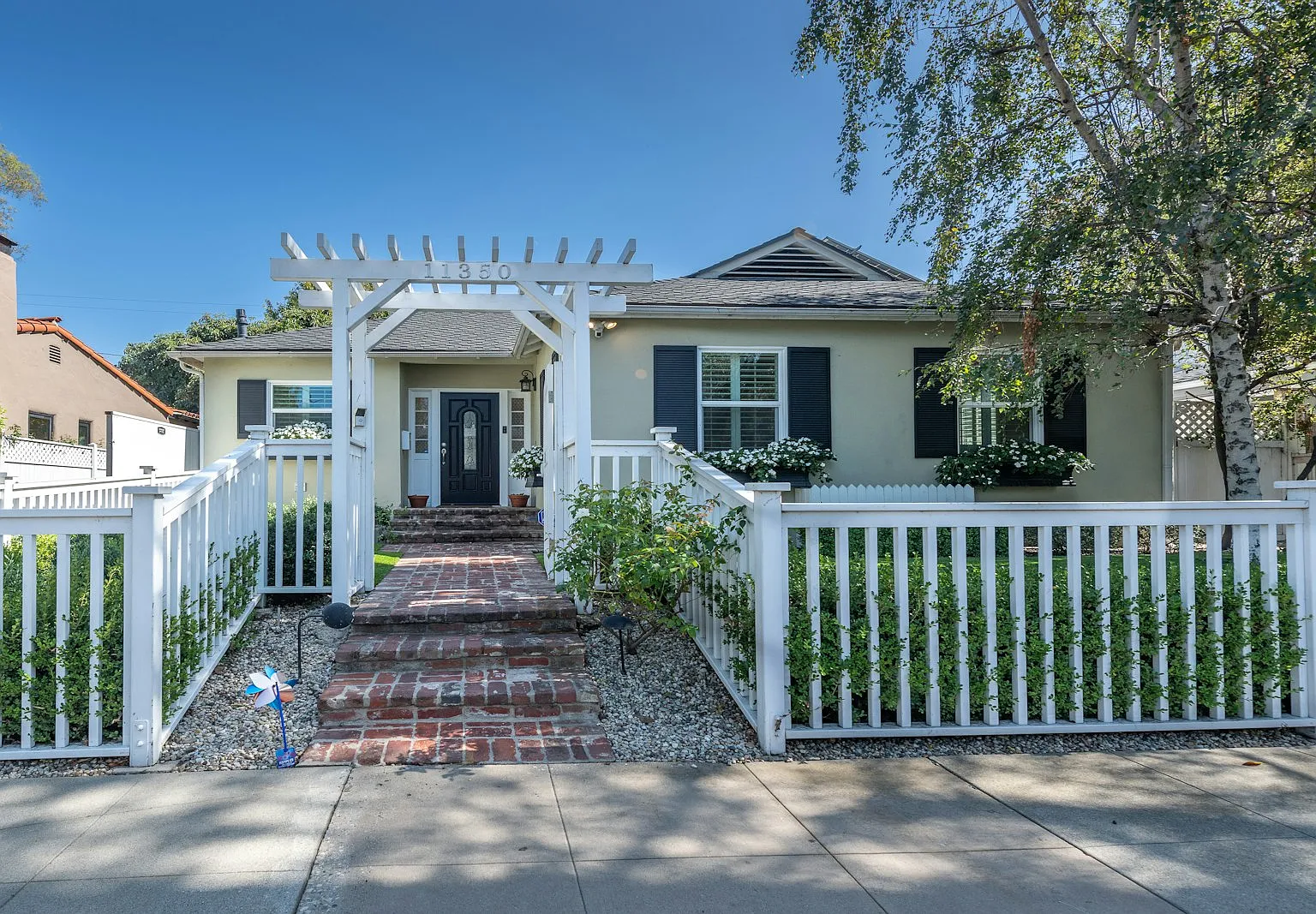 11350 Albata Street — Photo 1