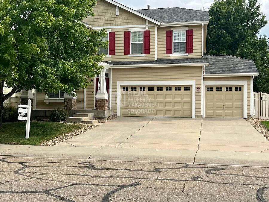 Spacious 4-Bedroom Firestone Home with Office, Loft & 3-Car Garage — Photo 1