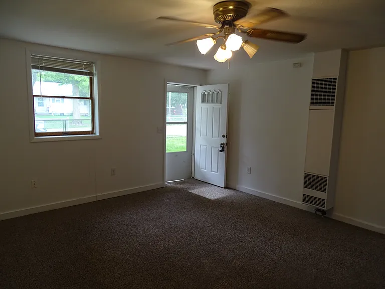 126 N Washington St #4 — Photo 3