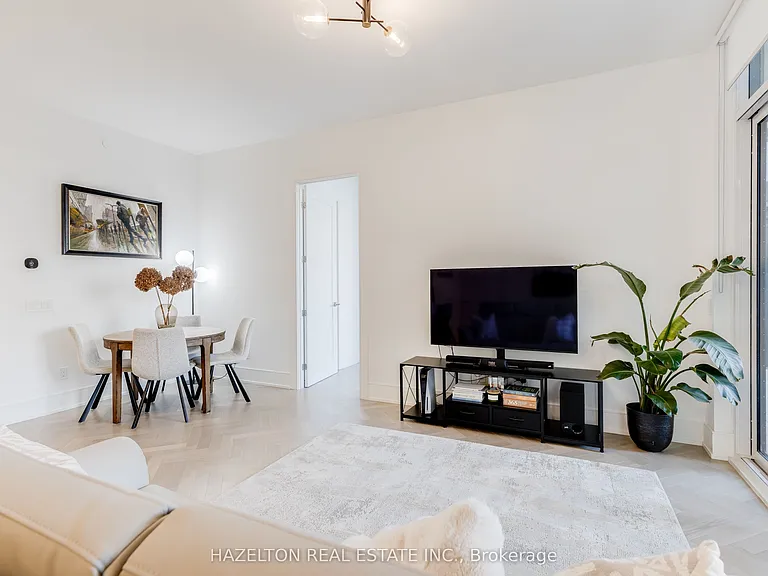 455 Wellington St W #301 — Photo 16