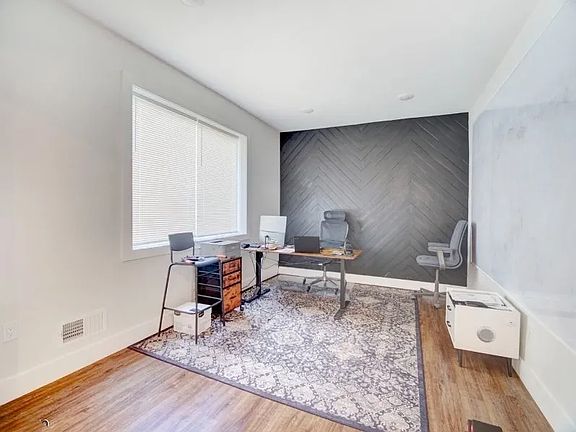 3rd image of 721 N Wood Ave #4