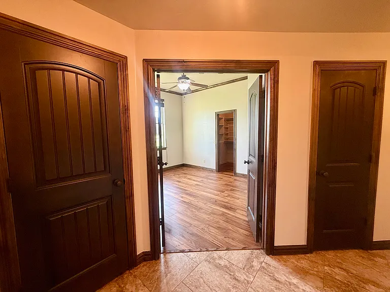 2114 Savona Ln — Photo 28
