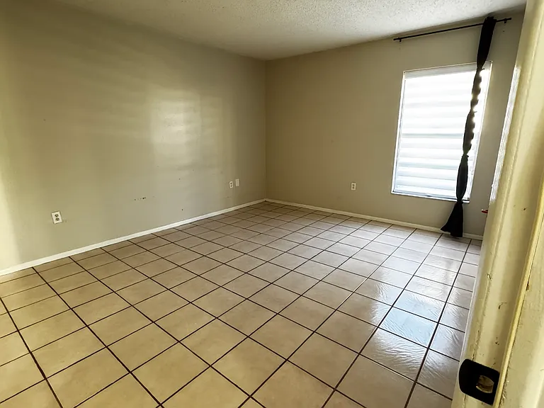 Hanging Moss Cir — Photo 10