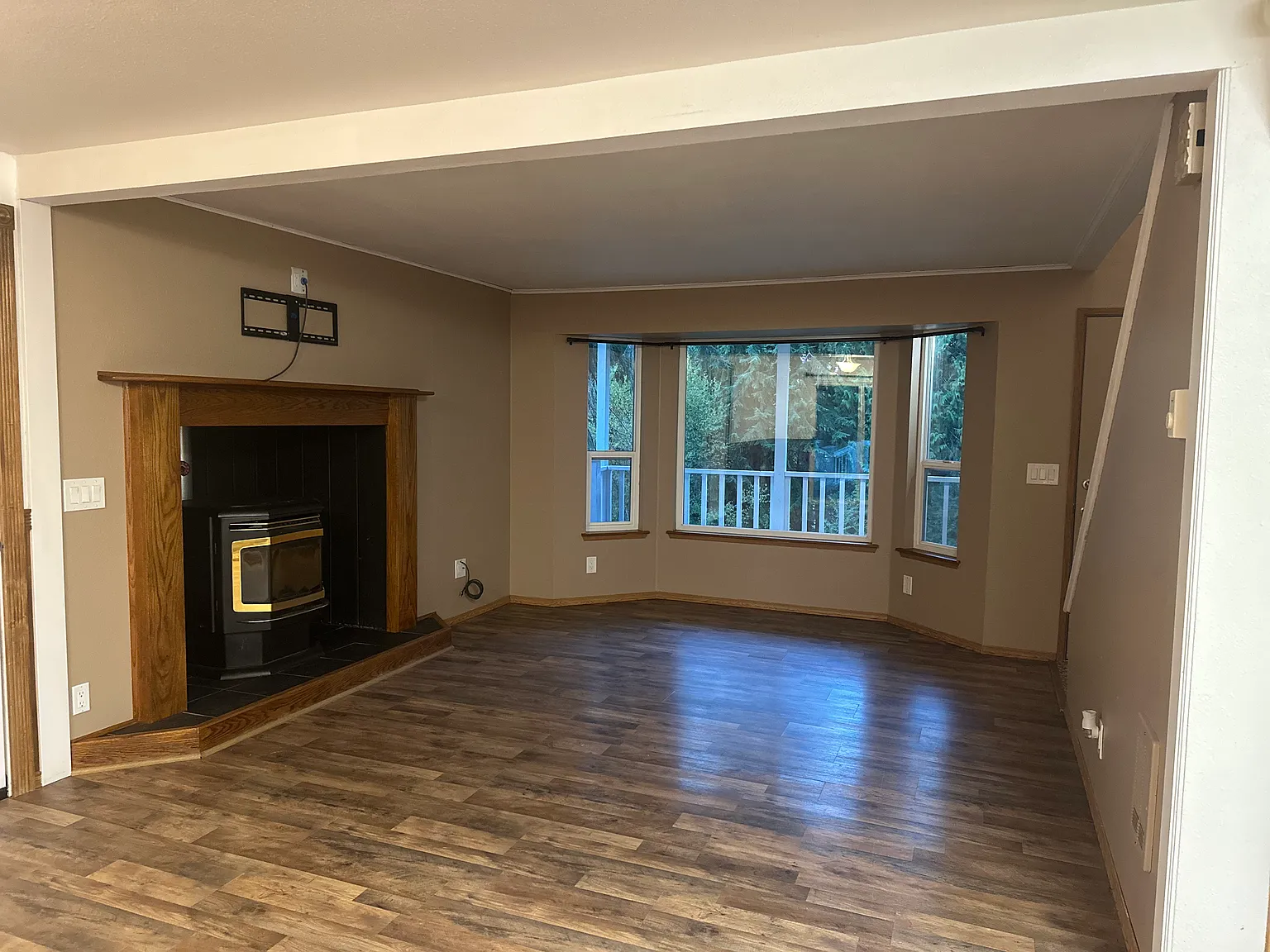 15505 Brookside Pl — Photo 3