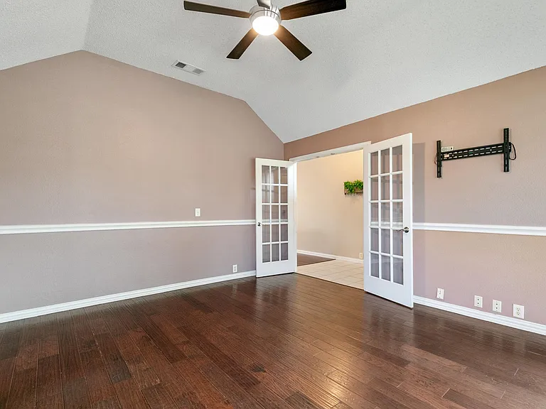 615 Lake Bridge Dr — Photo 14