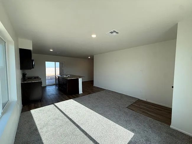 3 bed, 1064 sqft, $1,700 — Photo 3