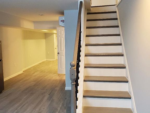 5th image of 124 Pelican Cir