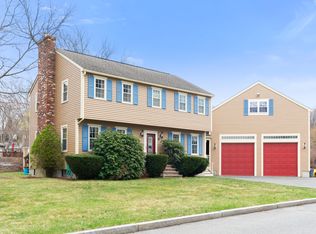 10 Meghann Ln, Lowell, MA 01852