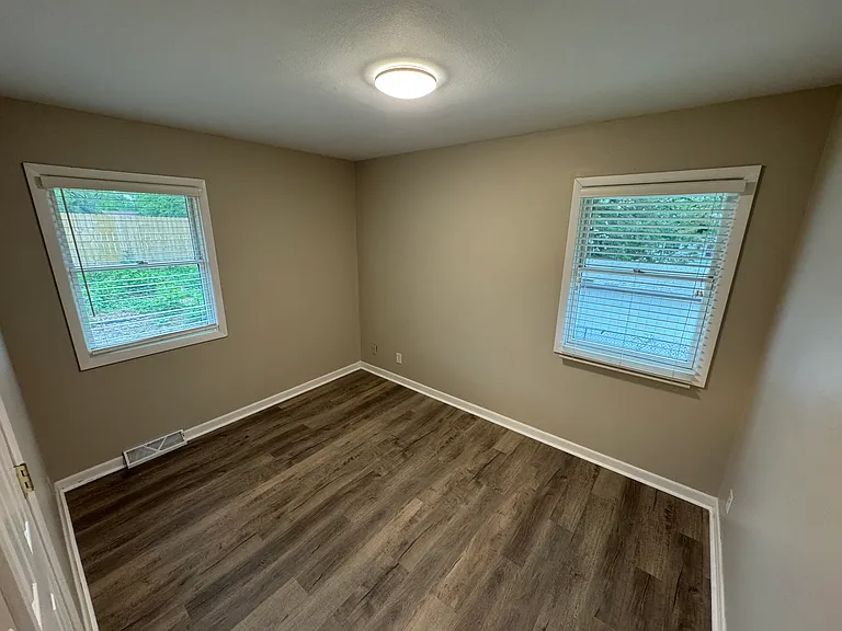 2651 E Sheridan Ave — Photo 5