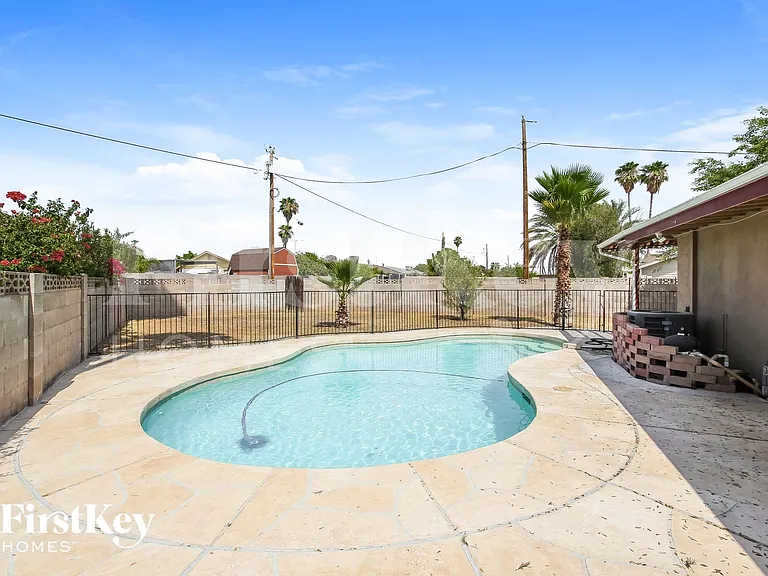 2028 W Schell Dr — Photo 14