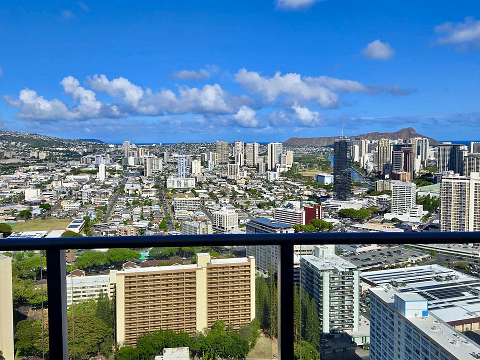 View of Diamond Head and the city from the balcony