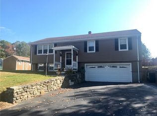 39 Bibeault St, Putnam, CT 06260