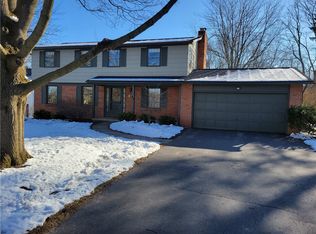 40 Lookout View Rd, Fairport, NY 14450