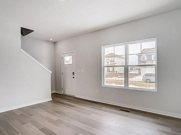 5th image of 726 Valerie Dr