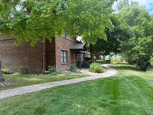 4608 S Edgewood Dr #2 Photo 1