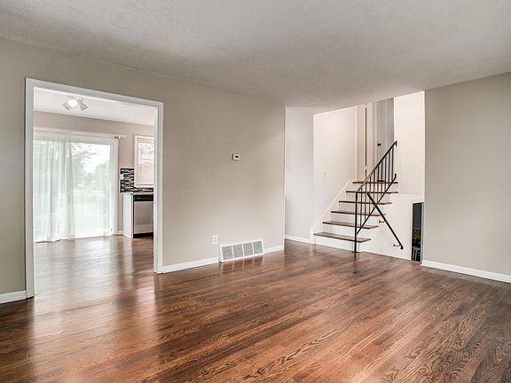4th image of 9106 Manchester Ave