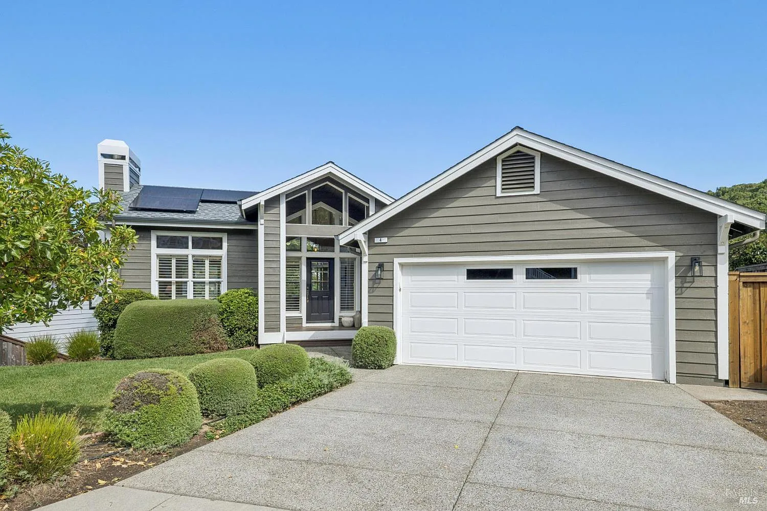 4 Meadow Ridge Drive photo 1