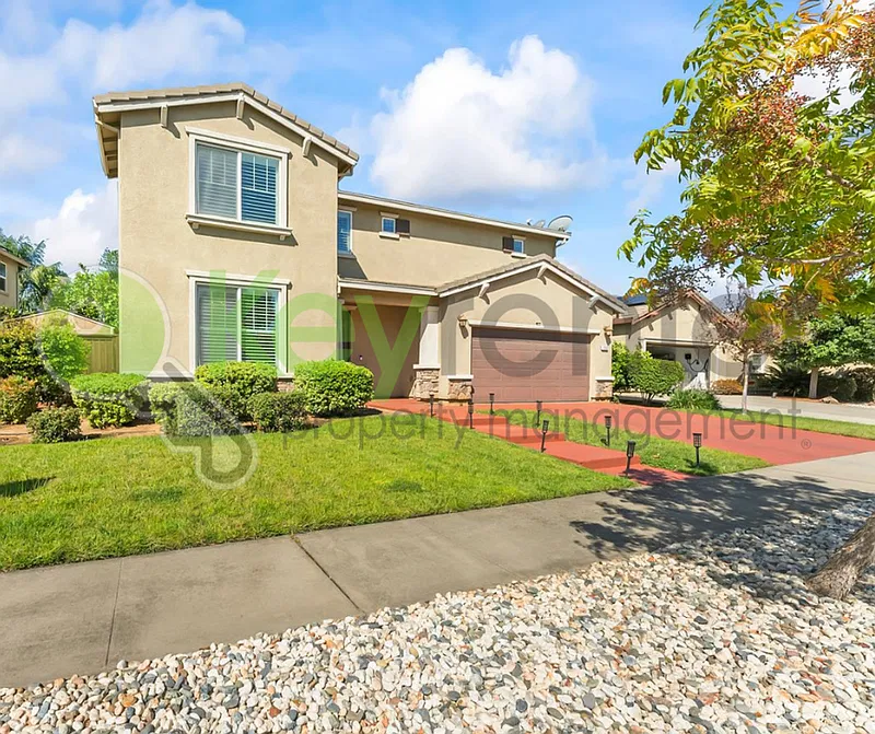 4 bed, 3.5 bath, 2984 sqft, $3,500 — Photo 2