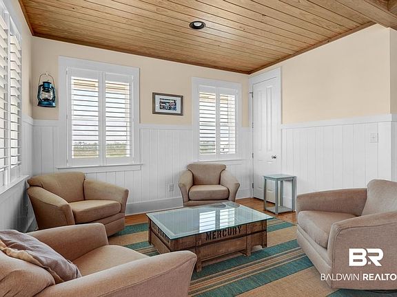 3rd image of 3891 Ponce De Leon Ct