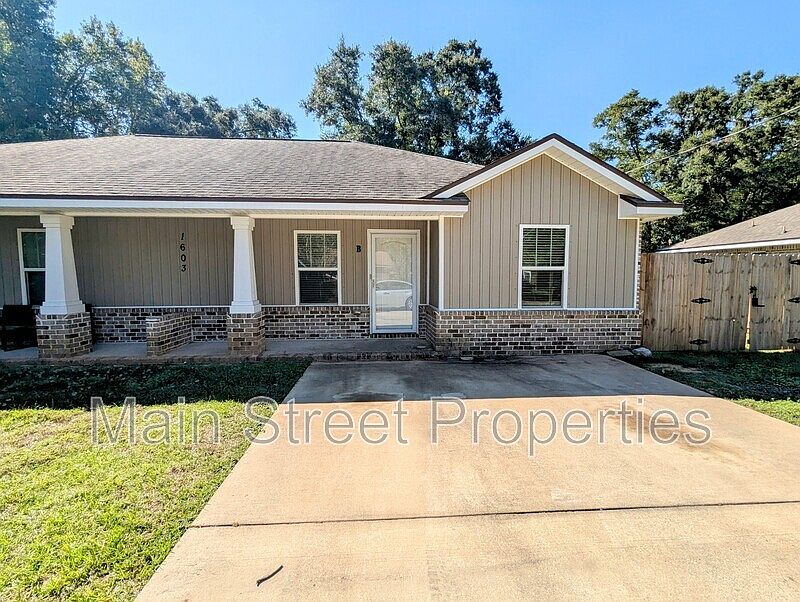 1st image of 1603 Blackwell Ln #B