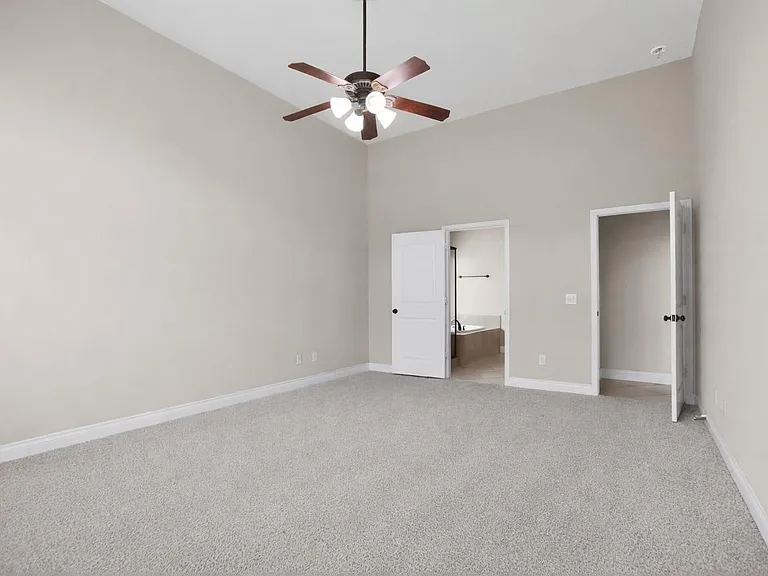 6535 Arroyo Springs Ln — Photo 31