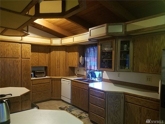 3rd image of 10417 64th Ave E