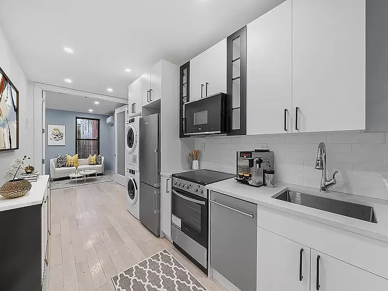 763 Seneca Ave #2R — Photo 1