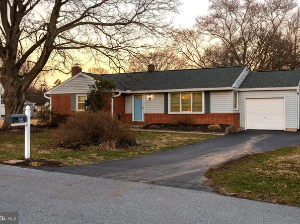 341 Maxson Rd, Lancaster, PA 17601