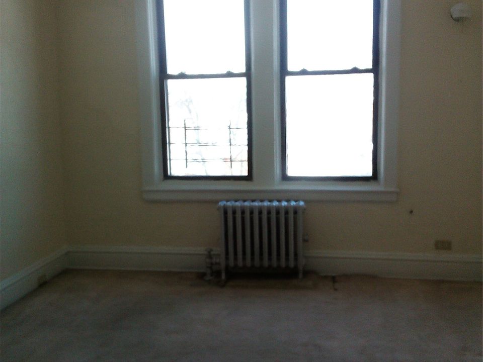 2nd image of 4444 Carpenter Ave