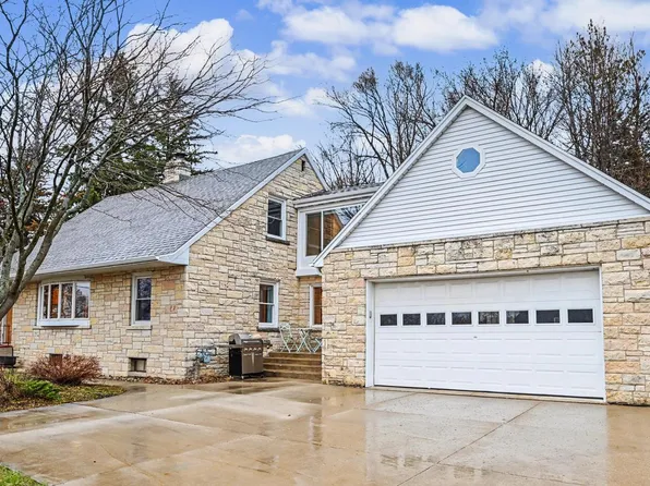 110 Polk STREET, Slinger, WI 53086