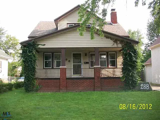 288 Euclid St photo 1