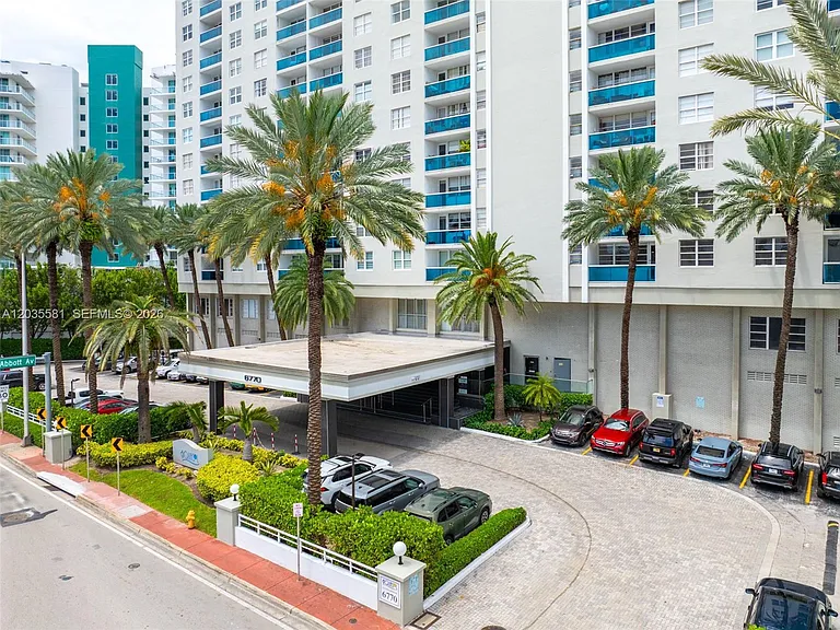 6770 Indian Creek Dr #Penthouse B — Photo 46