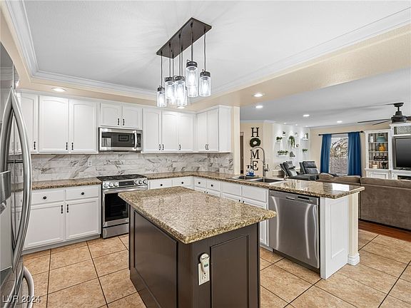 3rd image of 9820 Ramhorn Canyon St