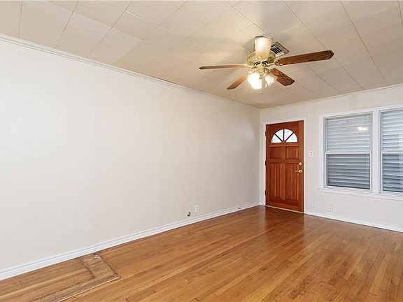 5th image of 3930 Barnes St