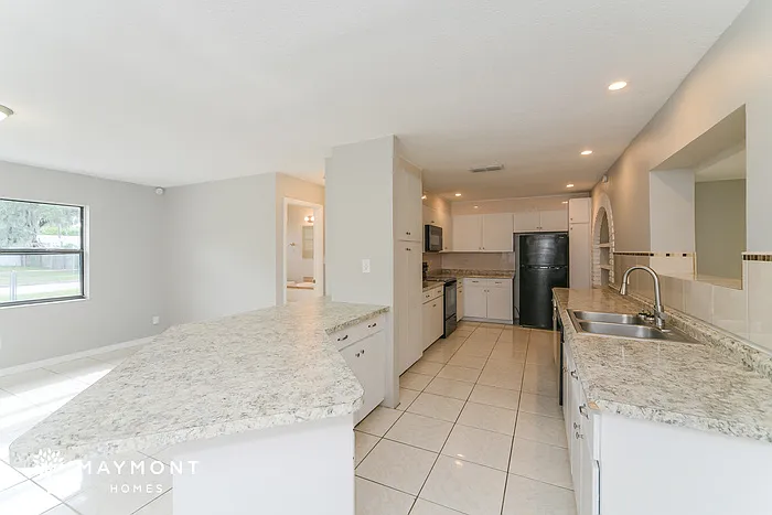 1737 Hinckley Rd — Photo 6