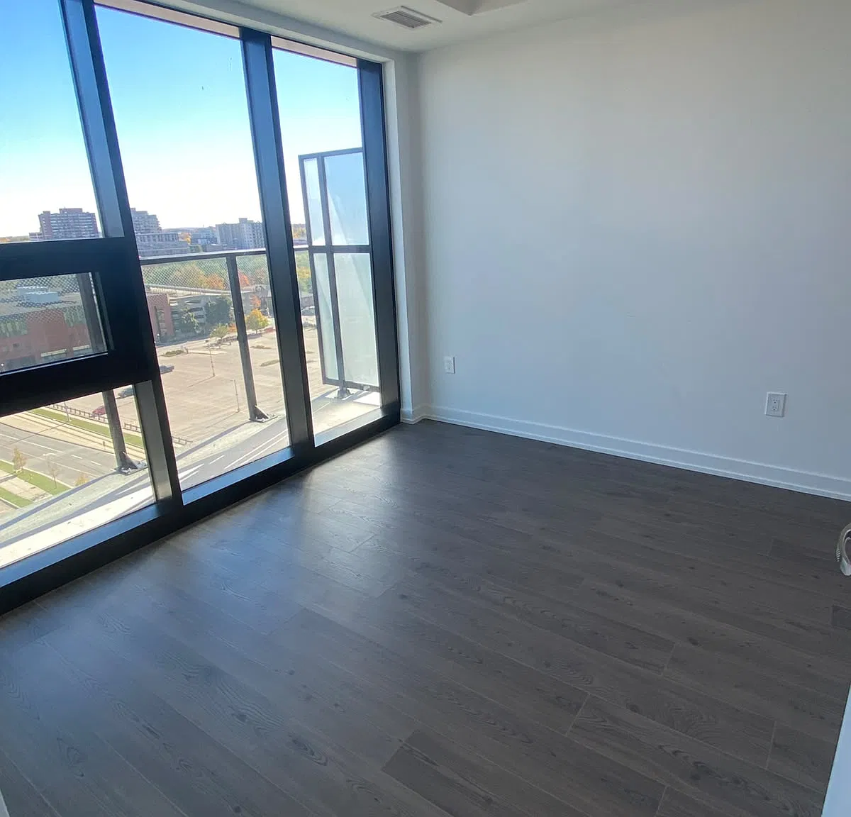 1 bed, 586 sqft, $1,800 — Photo 2