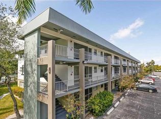250 Layne Blvd APT 214, Hallandale, FL 33009