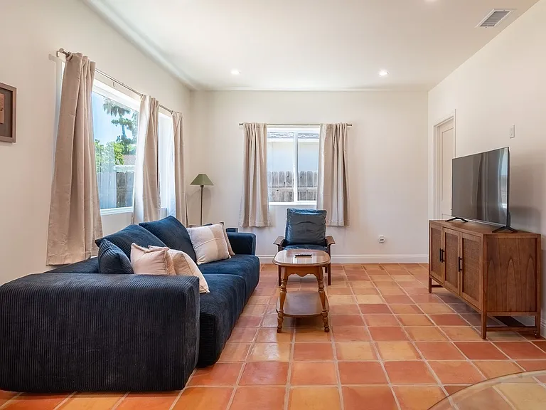 613 W Olive Ave #1 — Photo 67