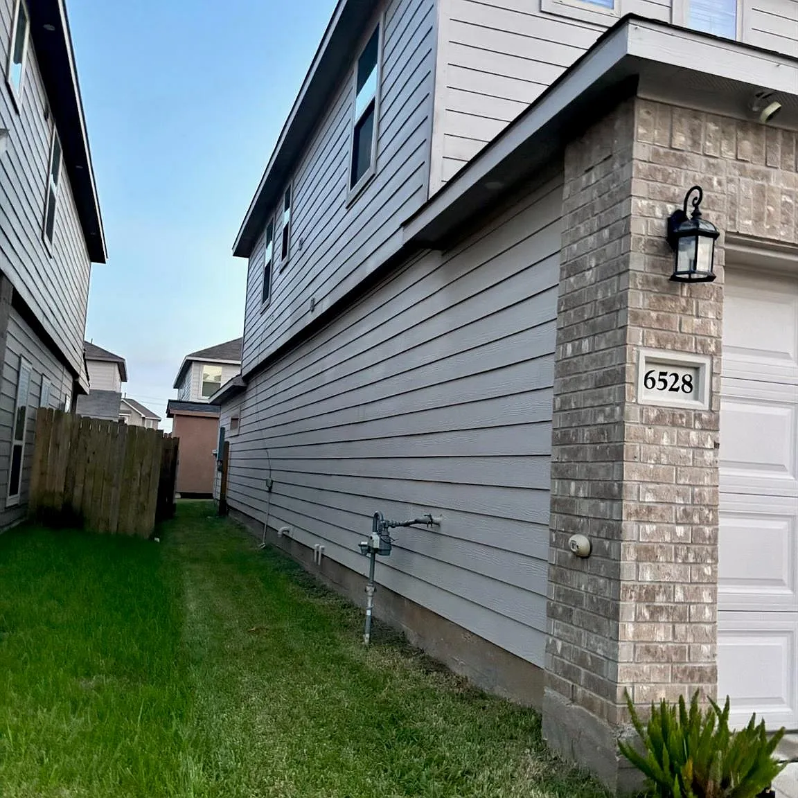 3 bed, 2.5 bath, 1936 sqft, $2,150 — Photo 3
