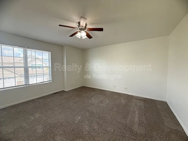 1062 Turin Dr — Photo 14